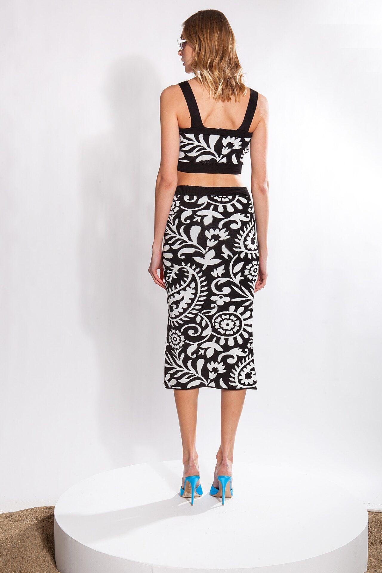 Amina Black & White Knit Crop Top - Image 2