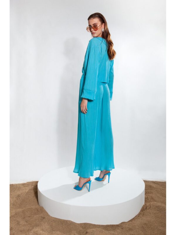 kiara-blue-crop-shirt-mallory-the-label (4) kiara-blue-crop-shirt-mallory-the-label (4)